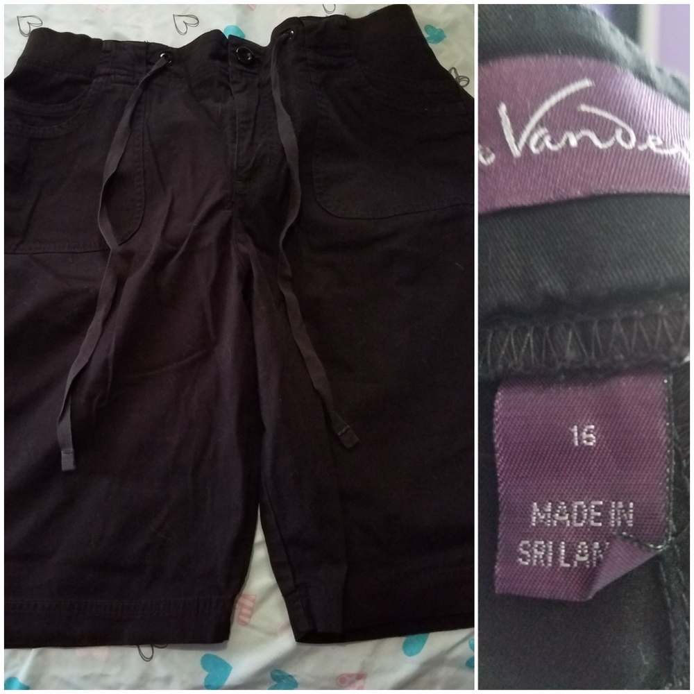 Gloria Vanderbilt black button  drawstring shorts